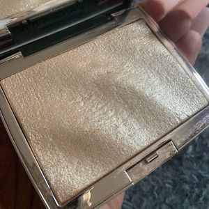 ABH x Amrezy Highlighter